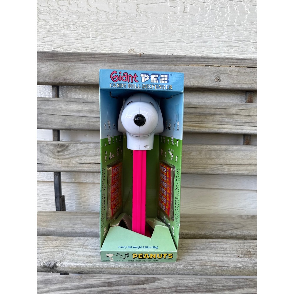 Peanuts Snoopy Giant PEZ Candy Roll Dispenser 12 Inch Musical 2002 13002 Pink